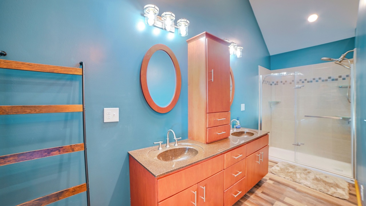 Photo of Bathroom in Clay