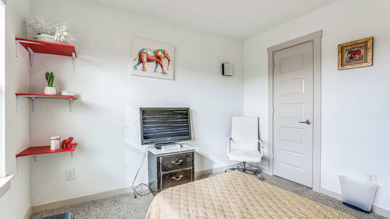 Photo of Bedroom in Clodine