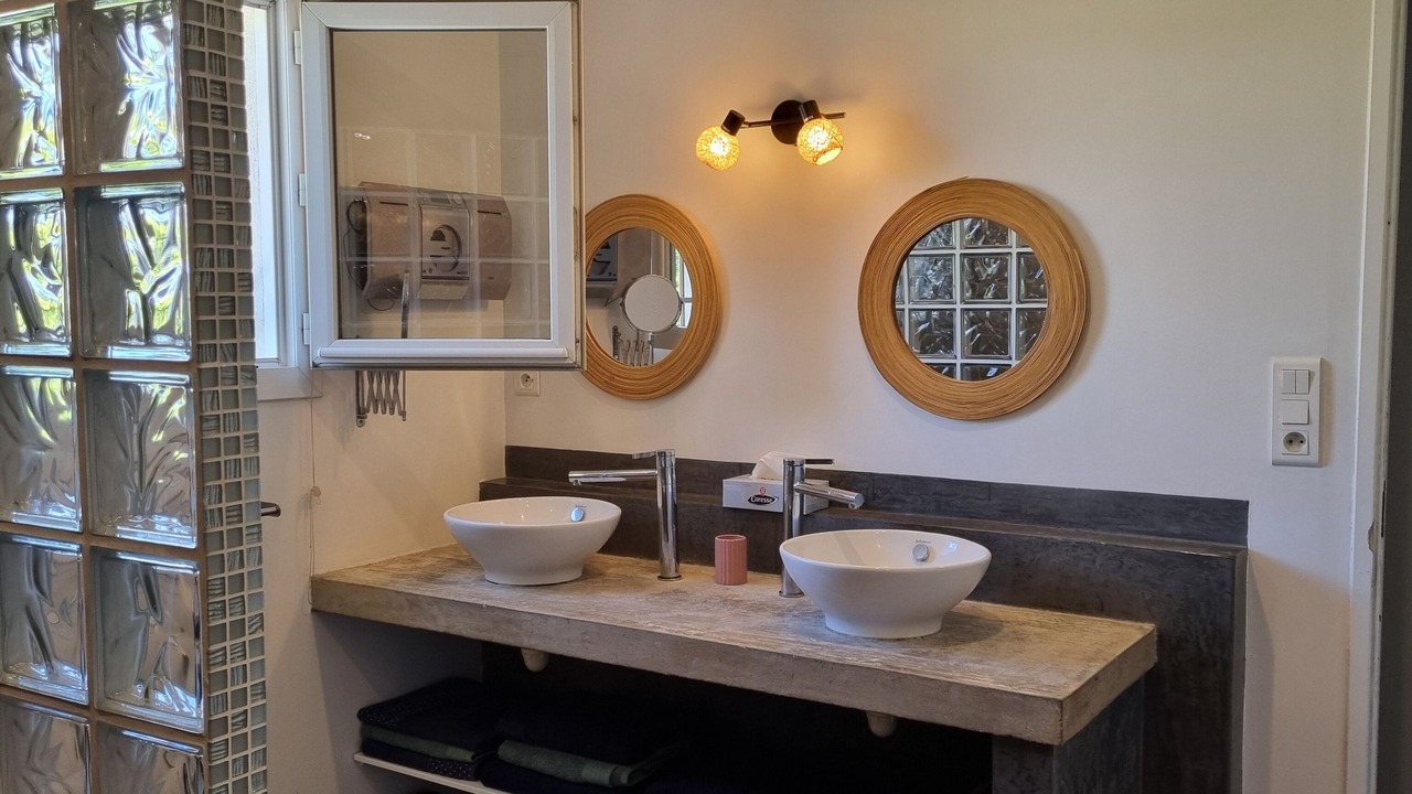 Photo of Bathroom in Saint-Nazaire-de-Pezan