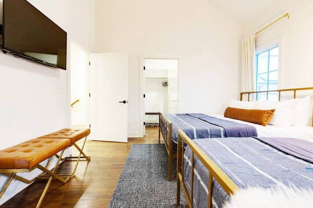 Photo of Bedroom in Hillsboro West End