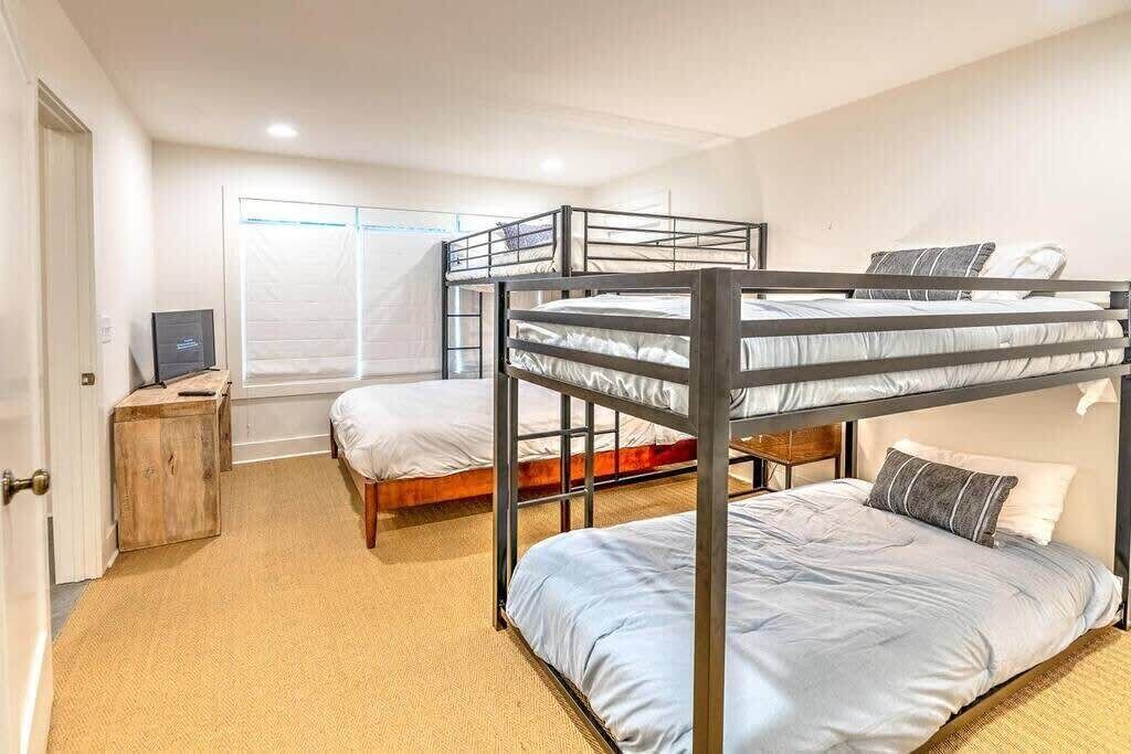 Photo of Bedroom in Hillsboro West End