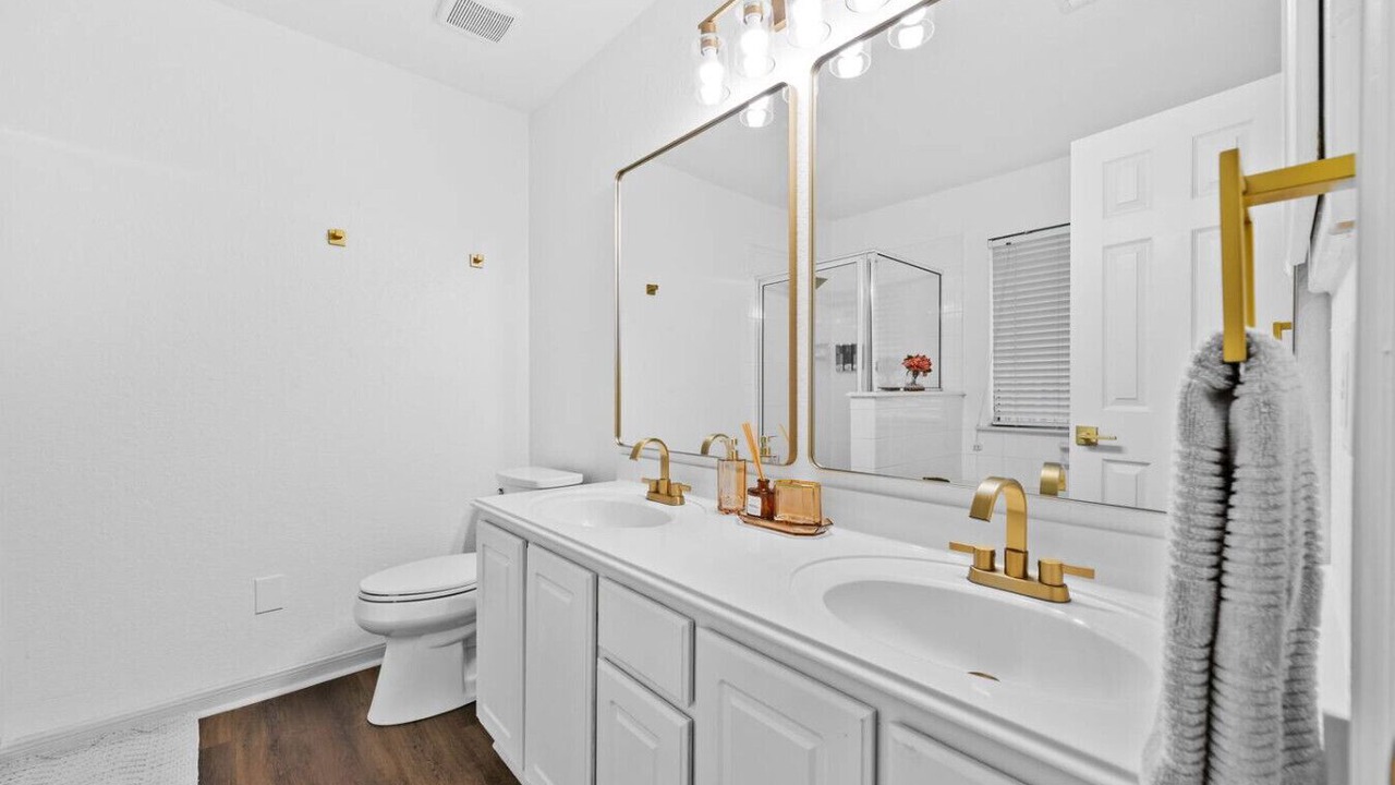 Photo of Bathroom in Grogan's Mill