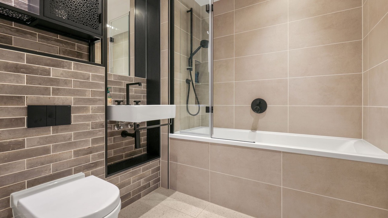 Photo of Bathroom in Lansbury