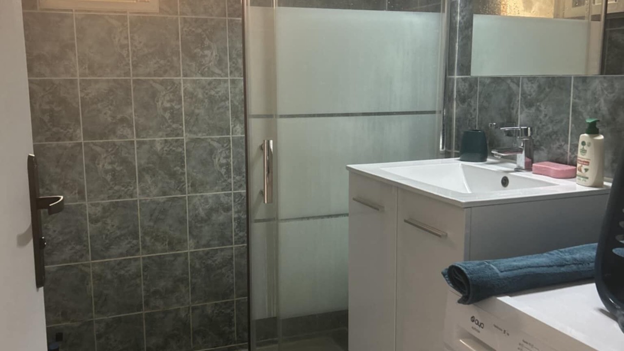 Photo of Bathroom in Saint-Julien-en-Saint-Alban