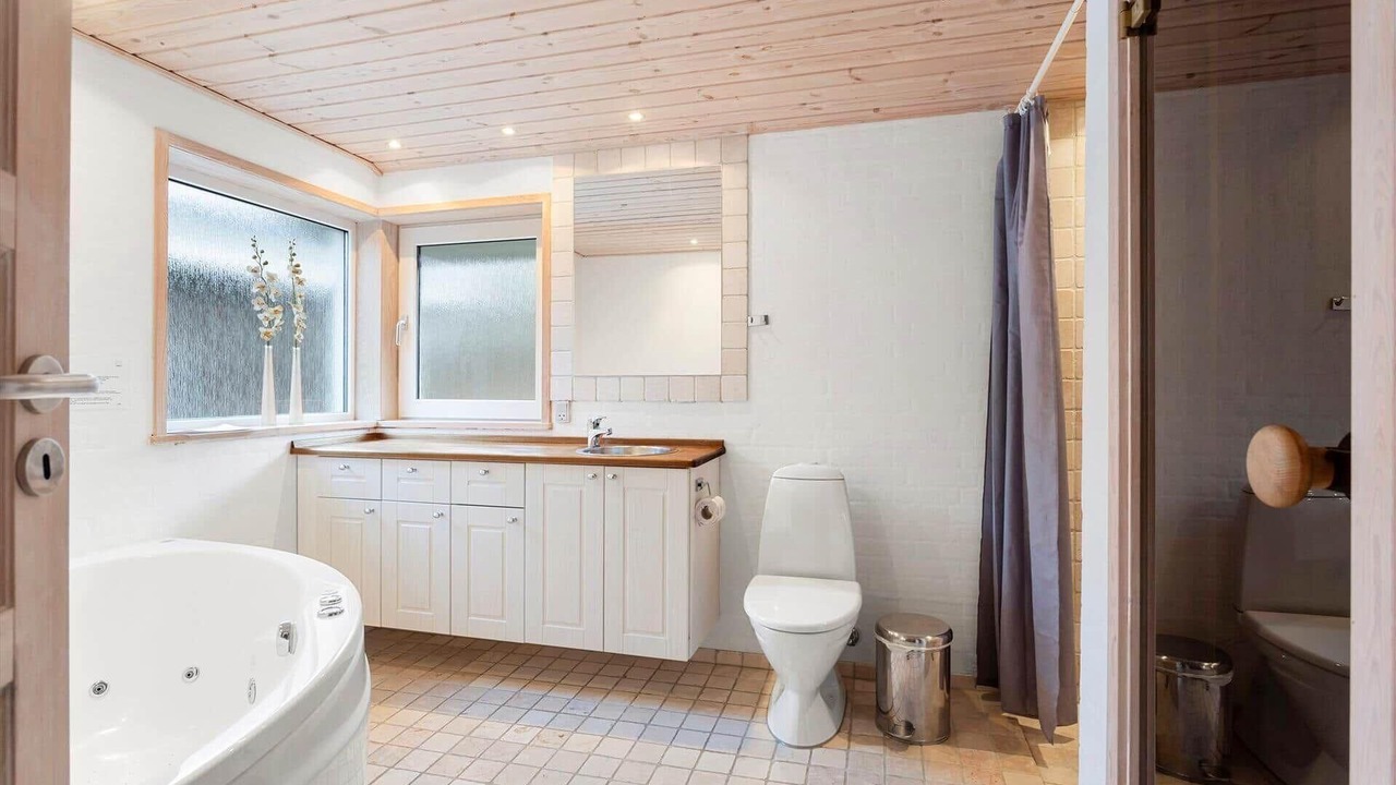 Photo of Bathroom in Strandby