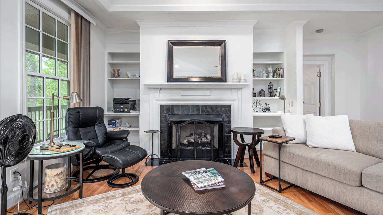 Photo of Livingroom in Chapel Hill