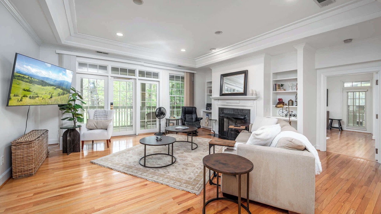 Photo of Livingroom in Chapel Hill