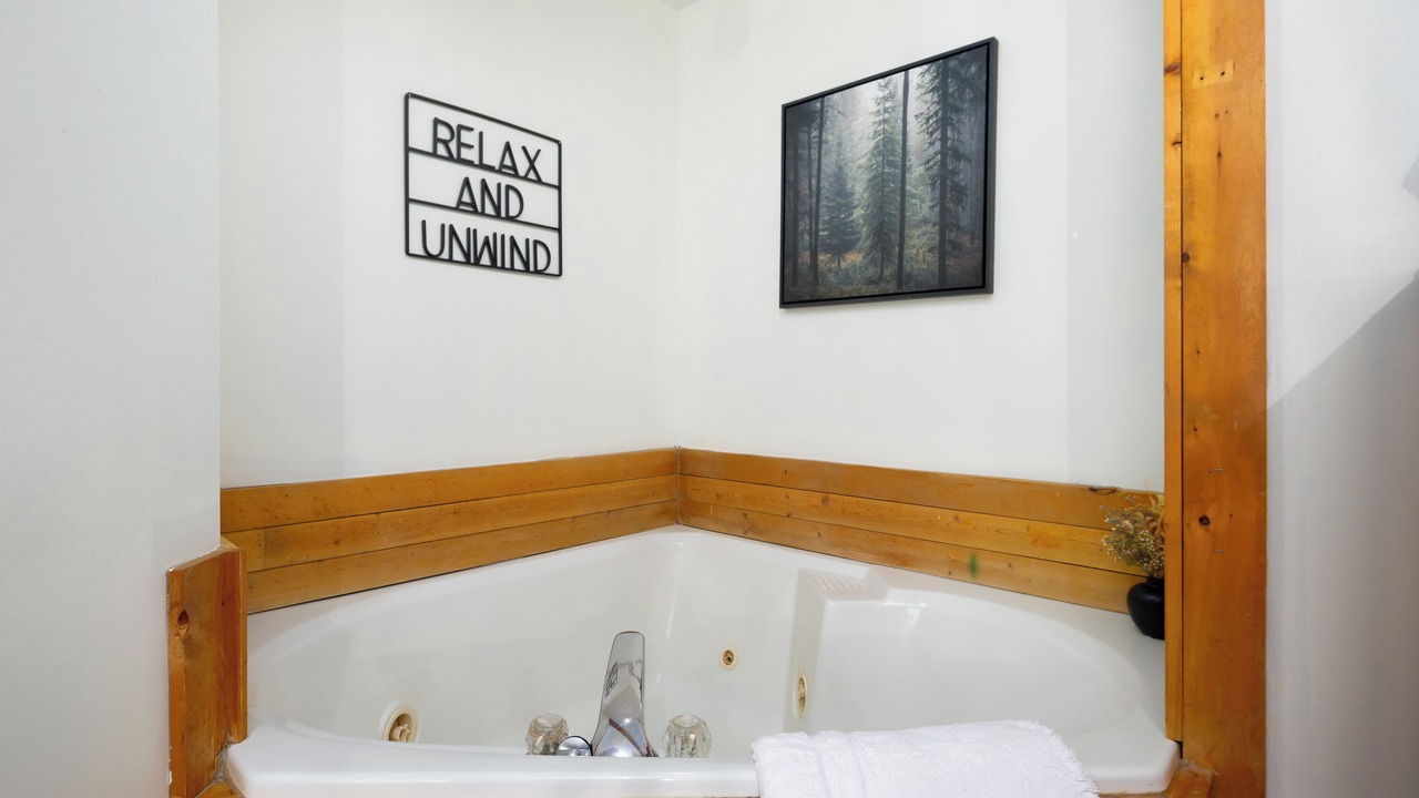 Photo of Bathroom in Pine Mountain