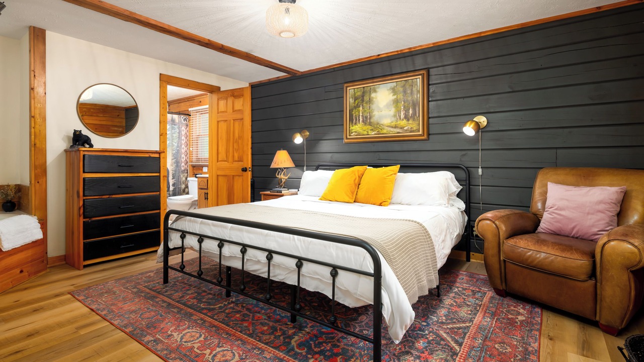 Photo of Bedroom in Pine Mountain