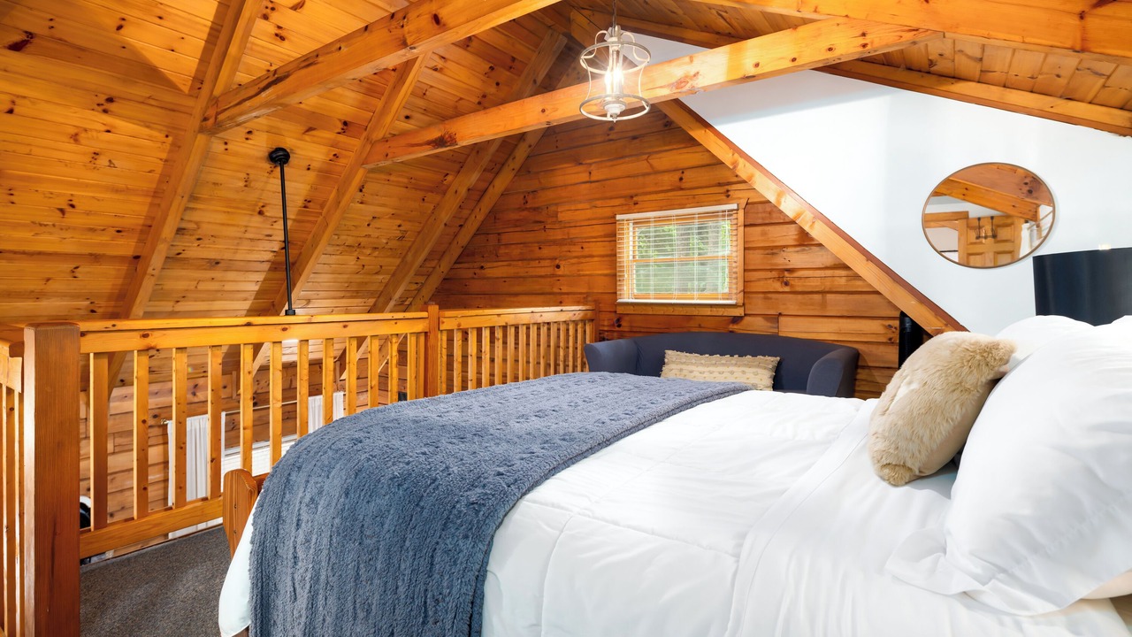 Photo of Bedroom in Pine Mountain