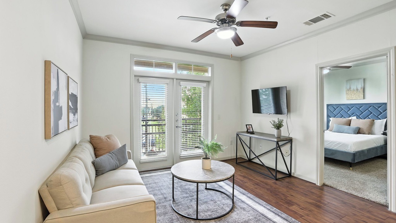 Photo of Livingroom in South Main