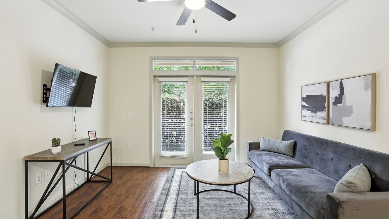 Photo of Livingroom in South Main