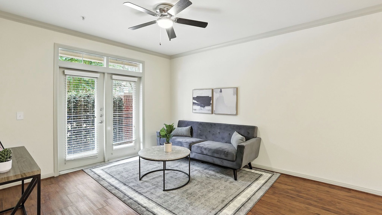 Photo of Livingroom in South Main