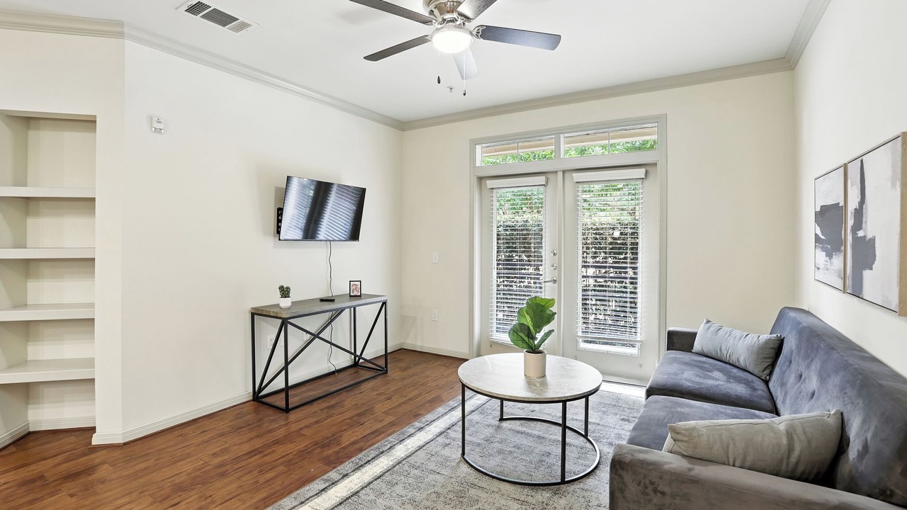 Photo of Livingroom in South Main