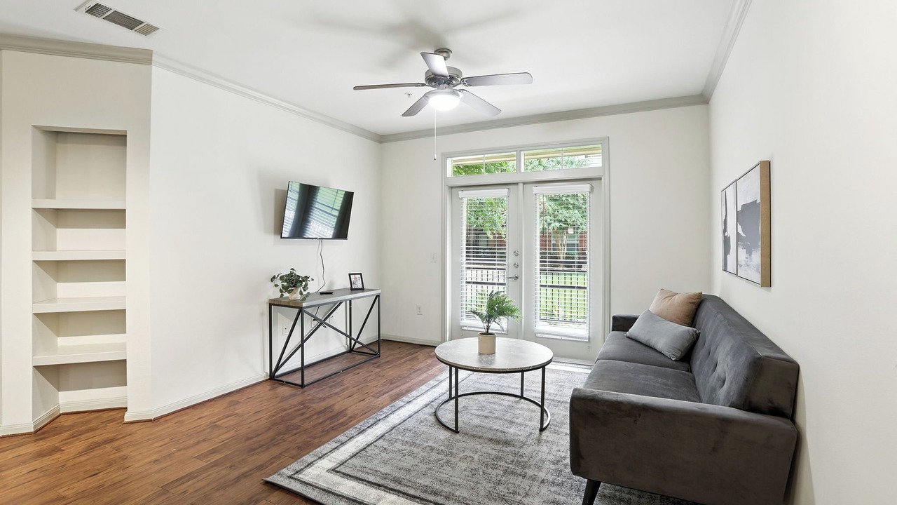 Photo of Livingroom in South Main