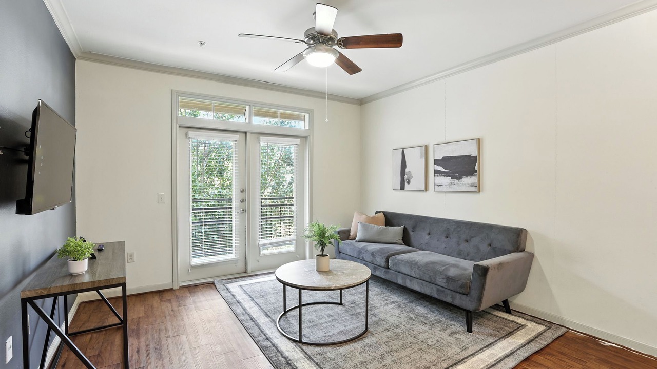 Photo of Livingroom in South Main