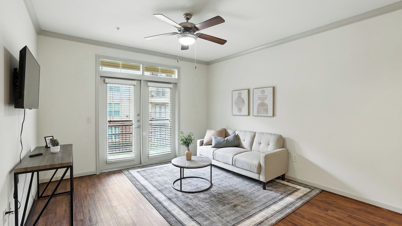 Photo of Livingroom in South Main