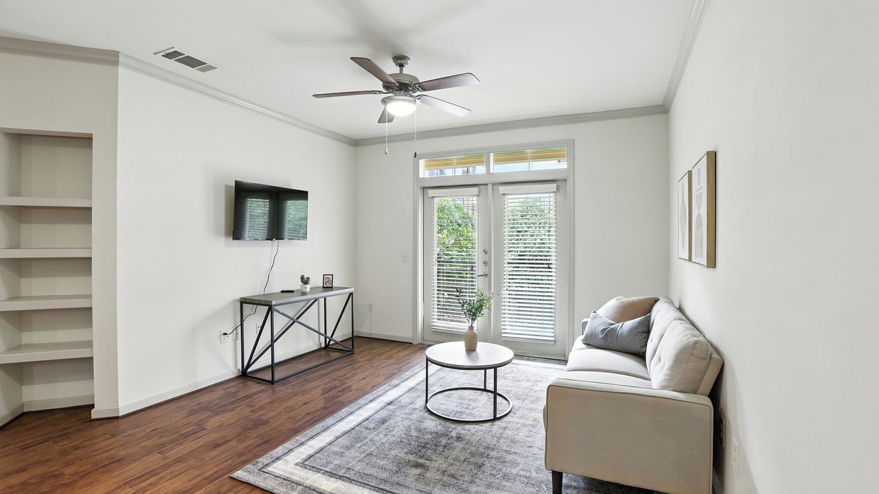 Photo of Livingroom in South Main