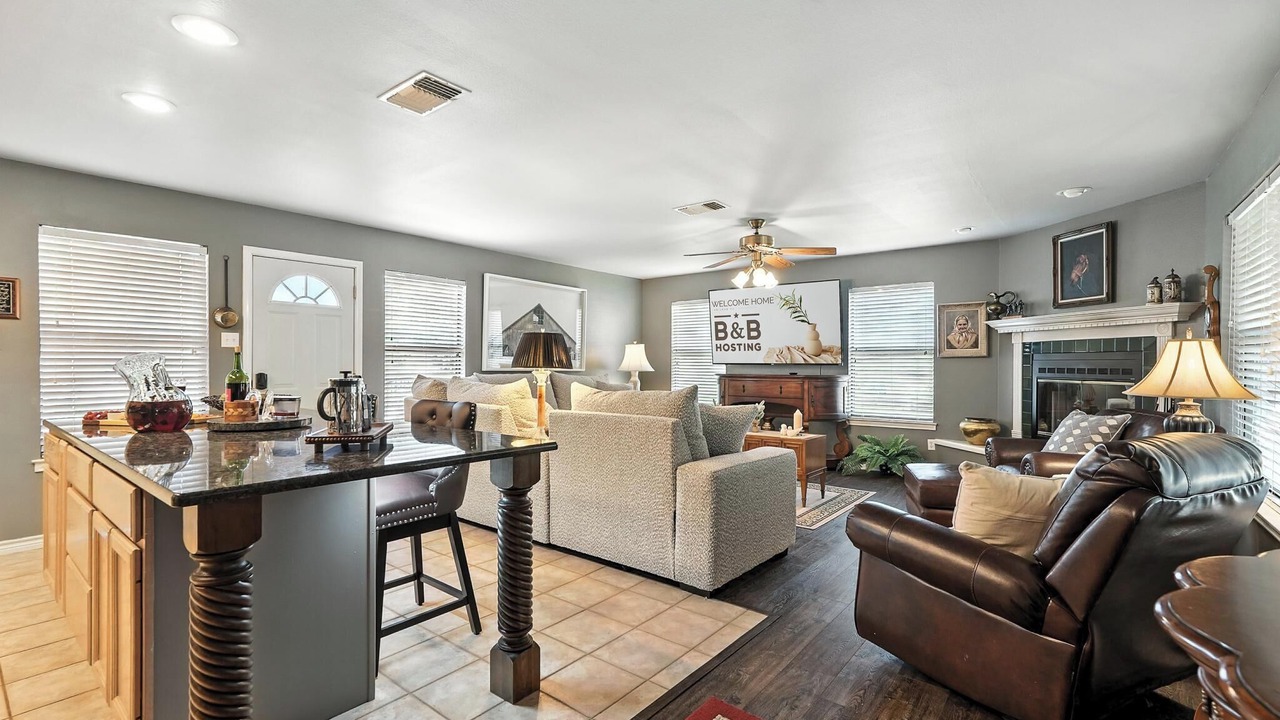 Photo of Livingroom in Sweetwater