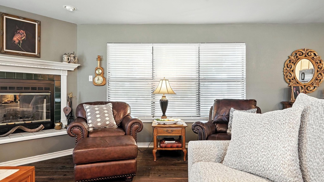 Photo of Livingroom in Sweetwater