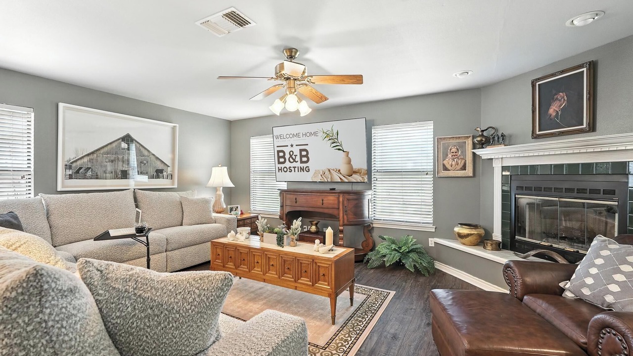 Photo of Livingroom in Sweetwater