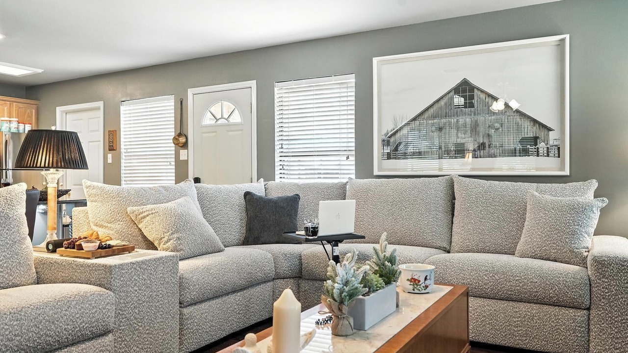Photo of Livingroom in Sweetwater
