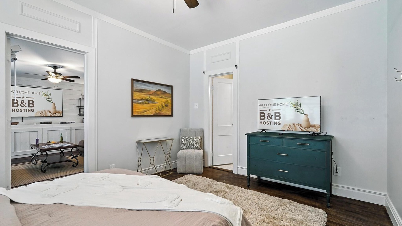 Photo of Bedroom in Sayles Blvd. Area