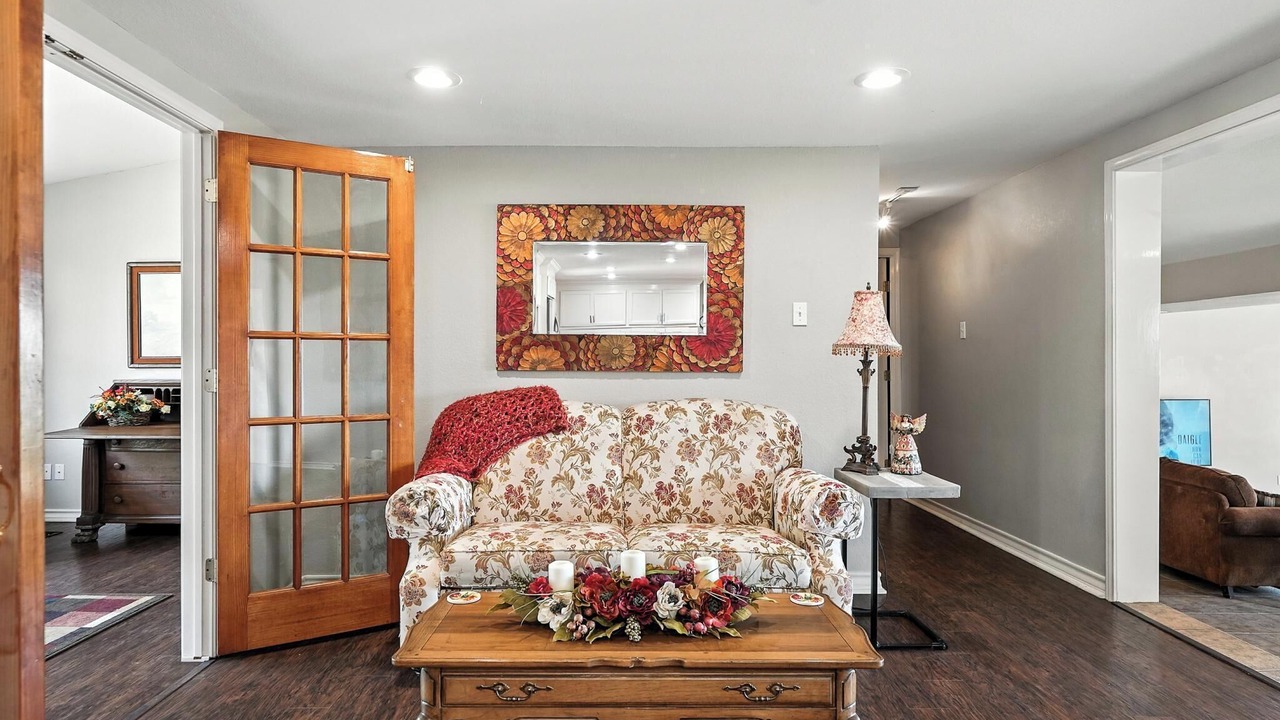 Photo of Livingroom in Sweetwater