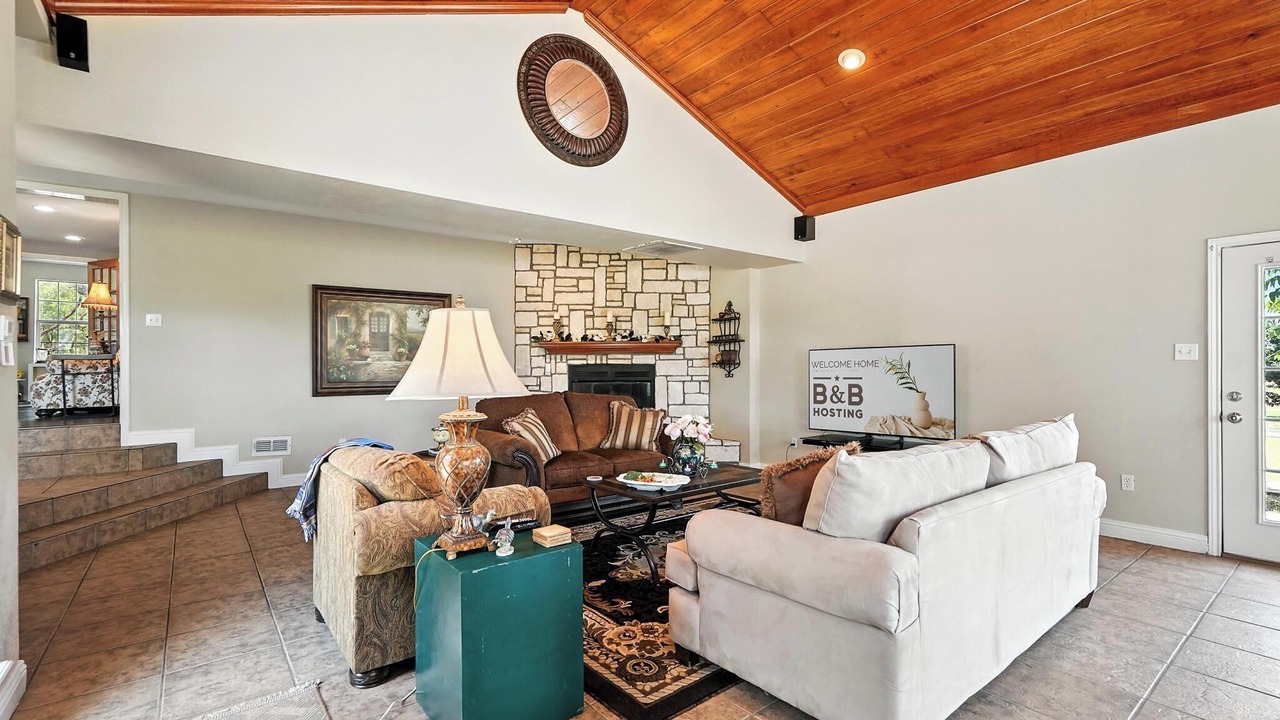 Photo of Livingroom in Sweetwater