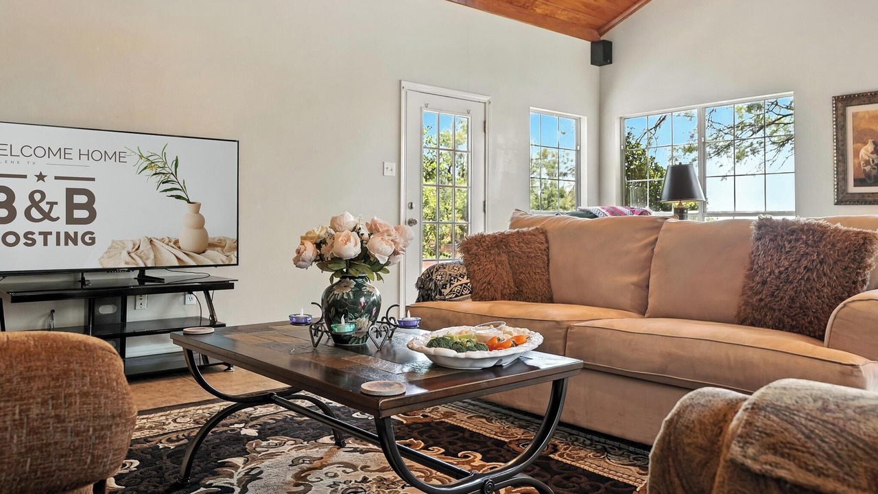 Photo of Livingroom in Sweetwater