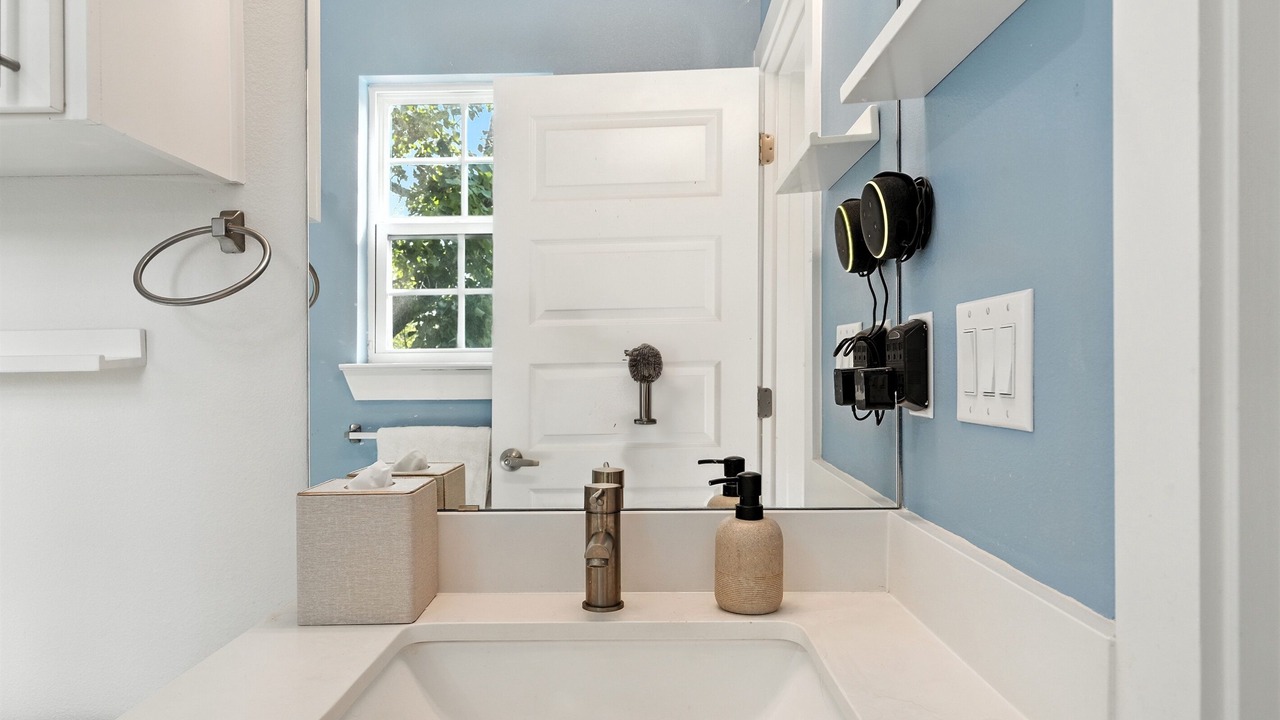 Photo of Bathroom in Montopolis