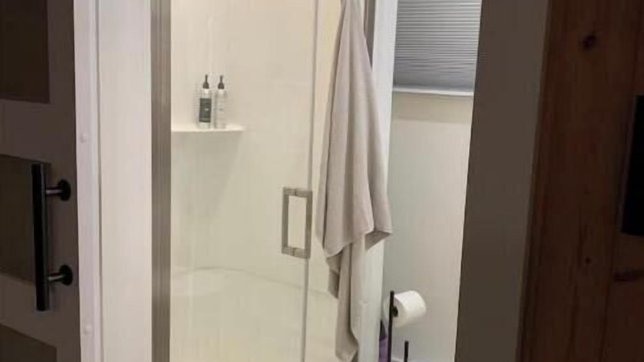 Photo of Bathroom in Bonne Bay Pond