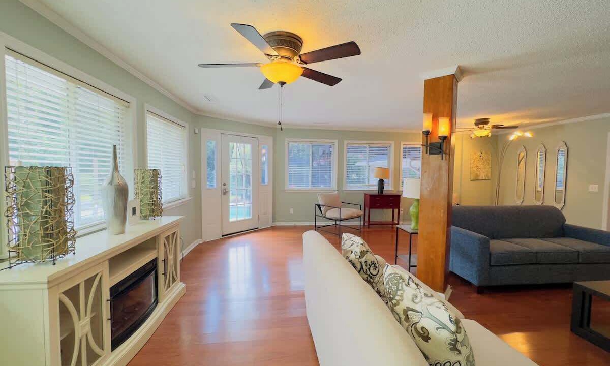 Photo of Livingroom in Little River