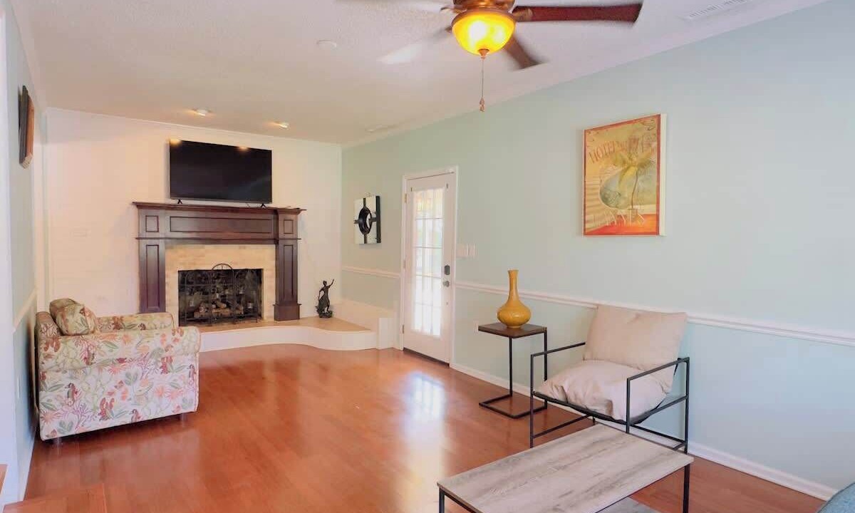 Photo of Livingroom in Little River