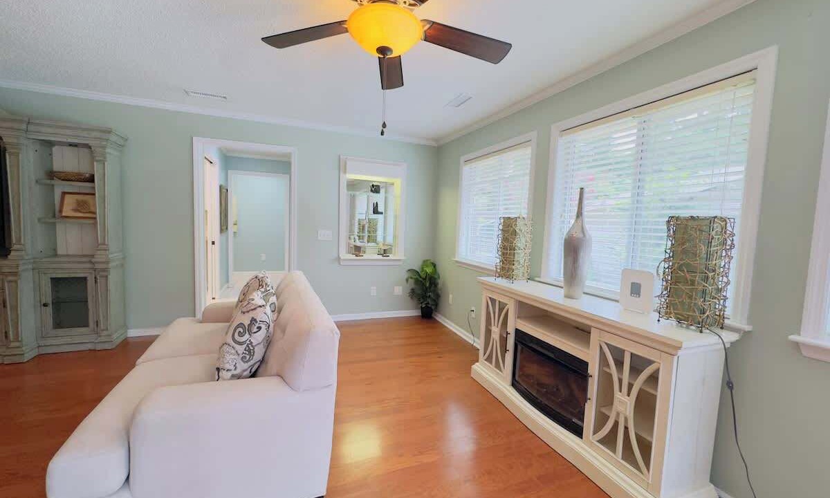 Photo of Livingroom in Little River