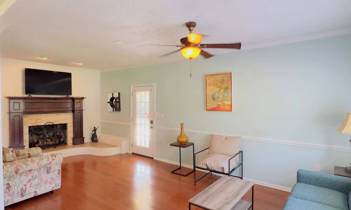 Photo of Livingroom in Little River