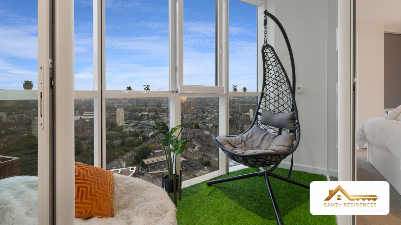 Photo of Others in Vauxhall