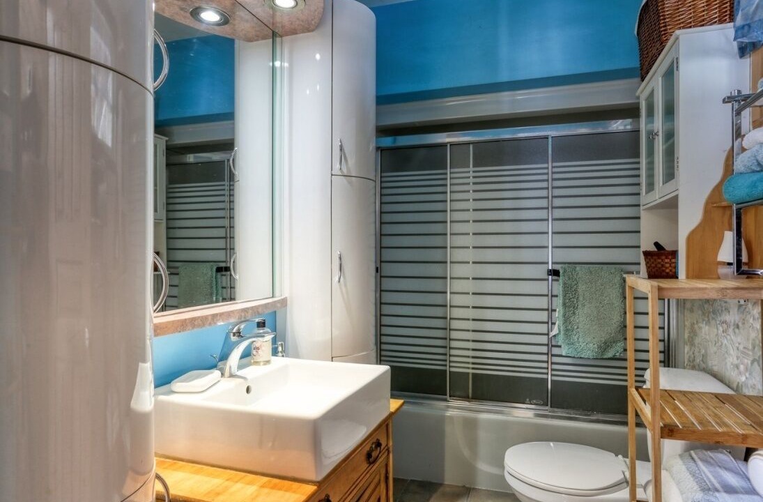Photo of Bathroom in Saint-Alexis-des-Monts