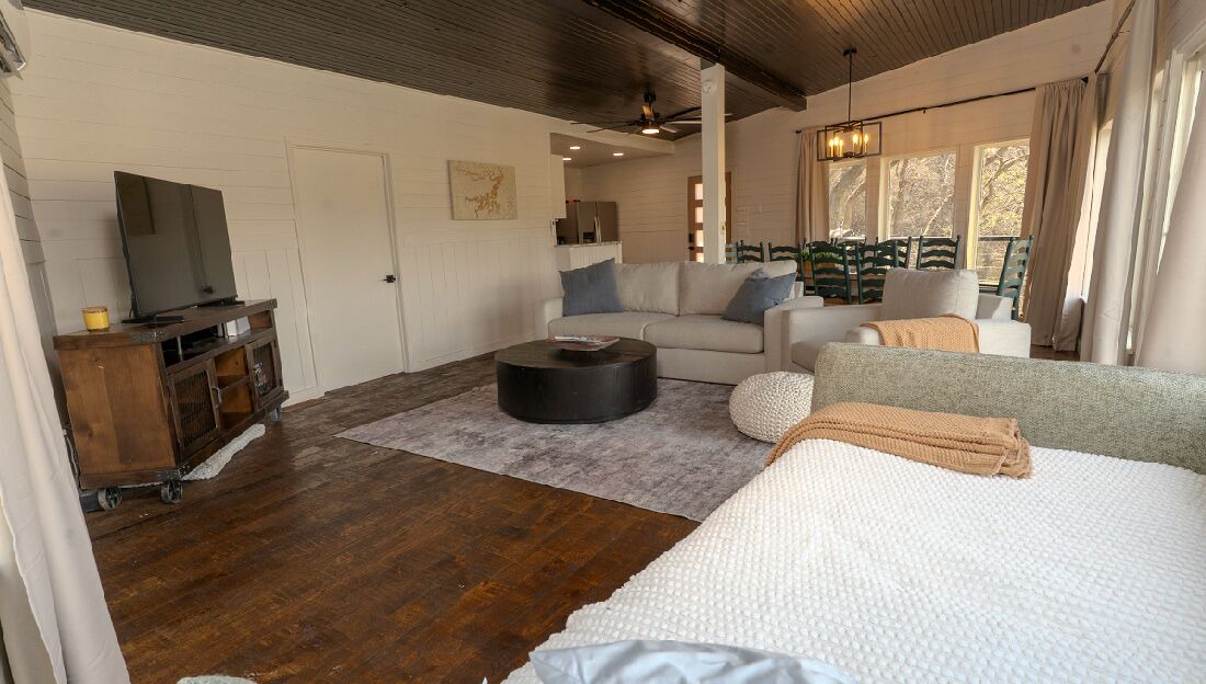 Photo of Livingroom in Graford