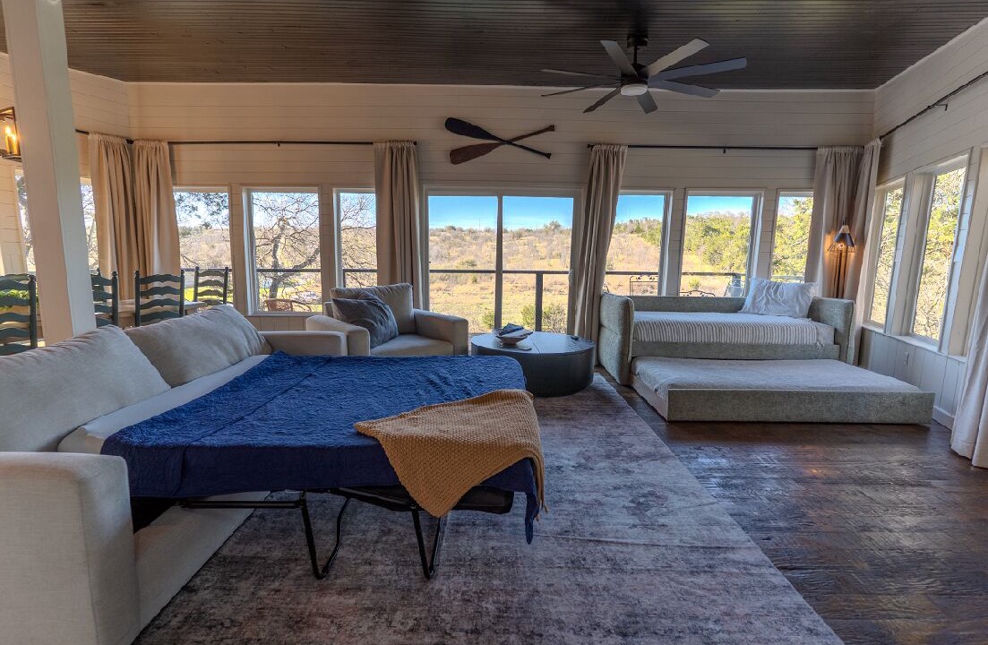 Photo of Livingroom in Graford
