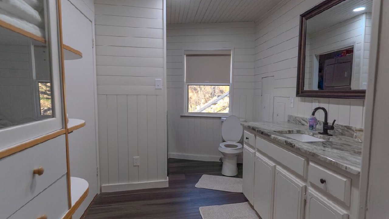 Photo of Bathroom in Graford