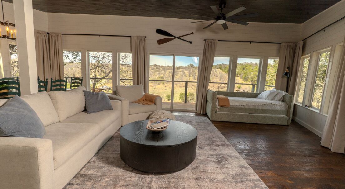 Photo of Livingroom in Graford