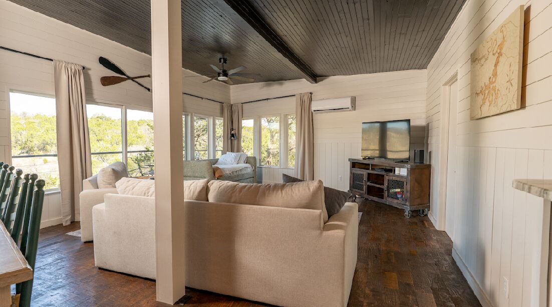 Photo of Livingroom in Graford