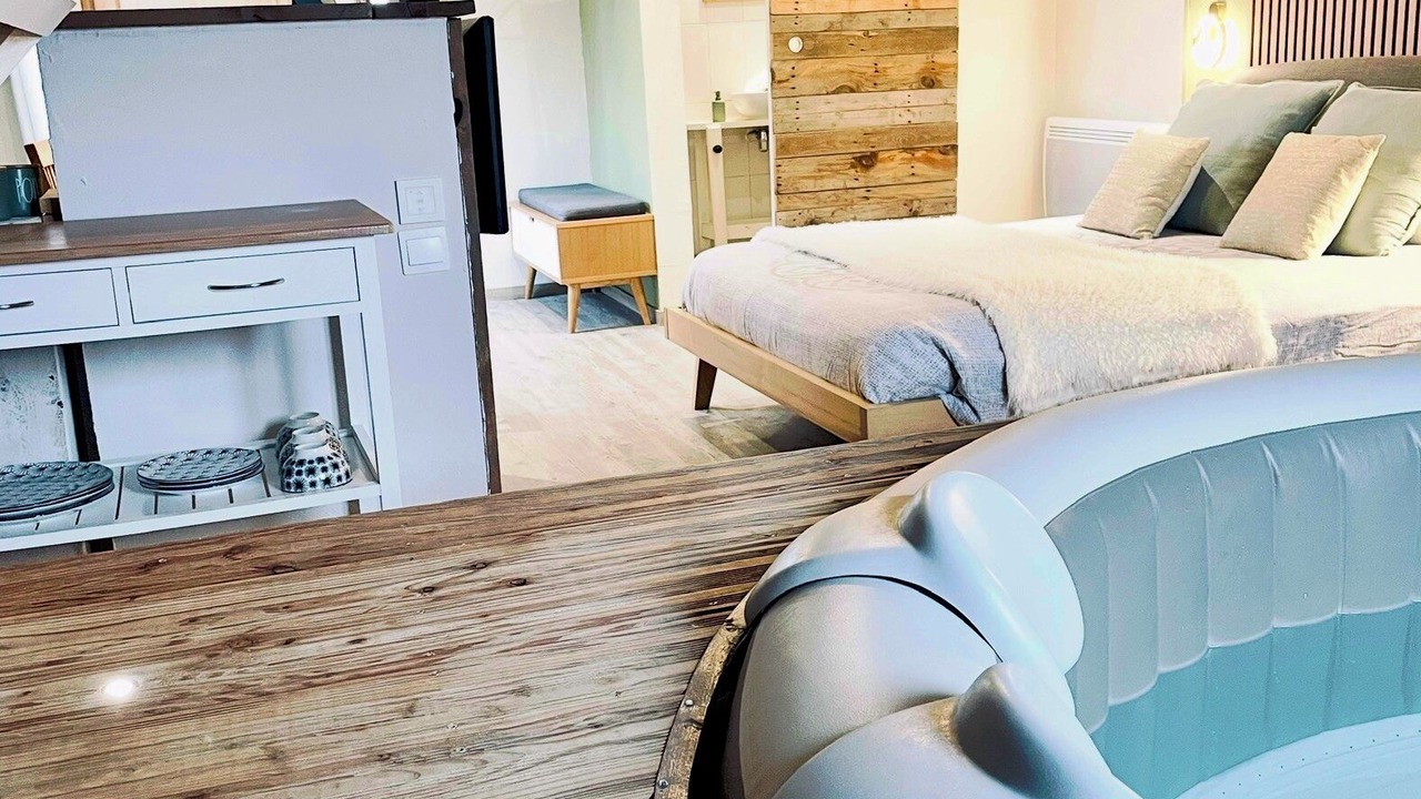 Photo of Bedroom in Croix-Caluyau