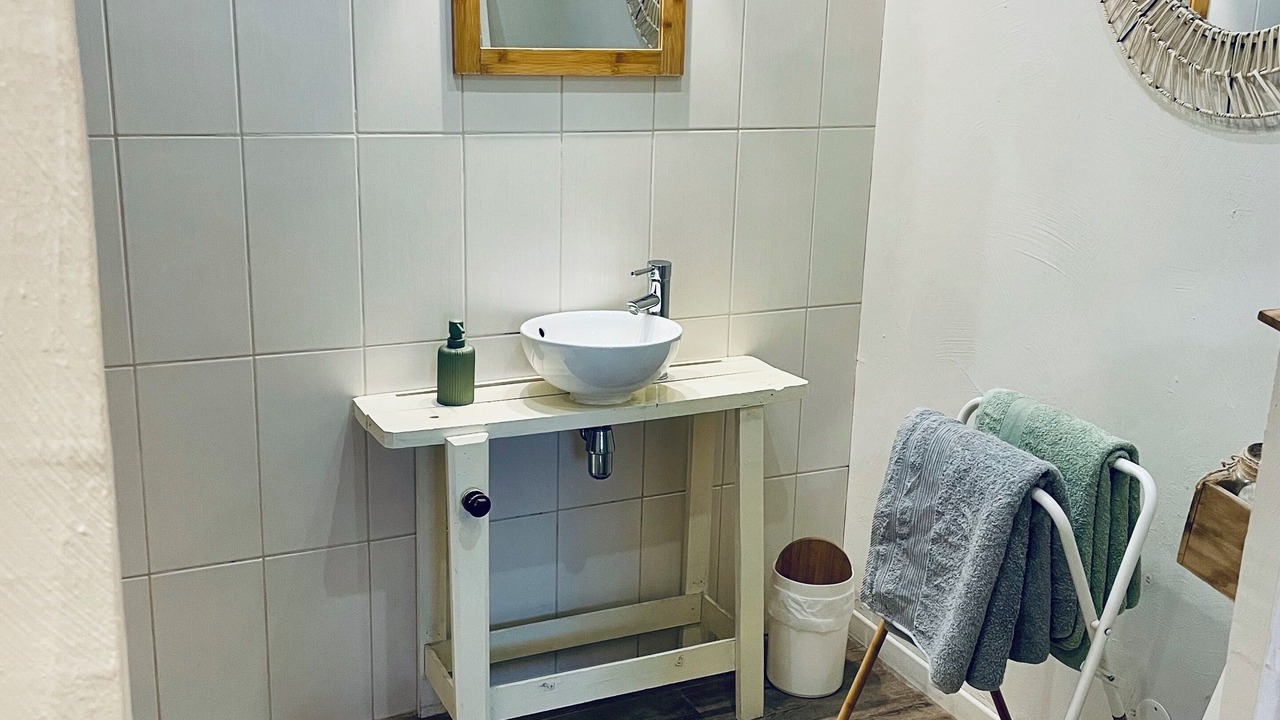 Photo of Bathroom in Croix-Caluyau