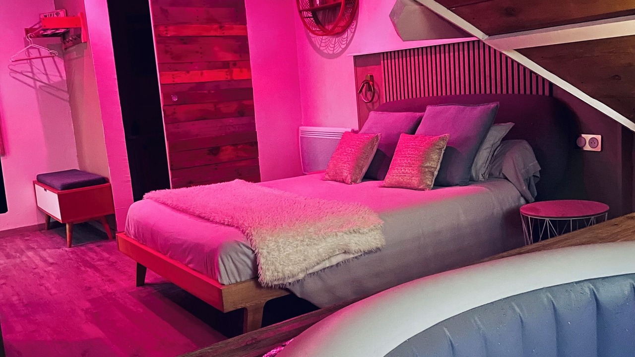 Photo of Bedroom in Croix-Caluyau