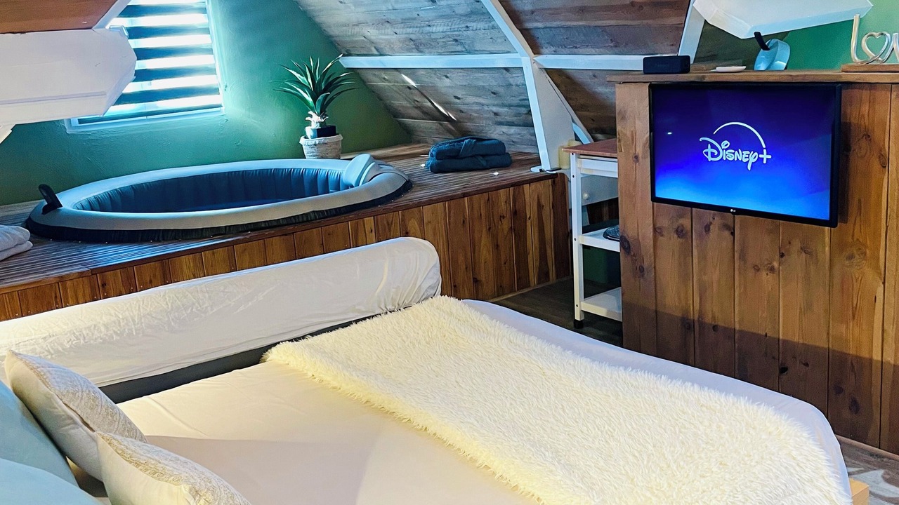 Photo of Bedroom in Croix-Caluyau