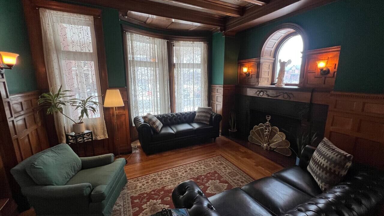 Photo of Livingroom in Midtown