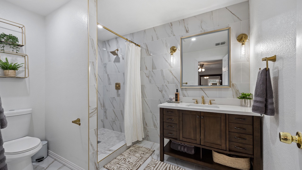 Photo of Bathroom in West Dallas