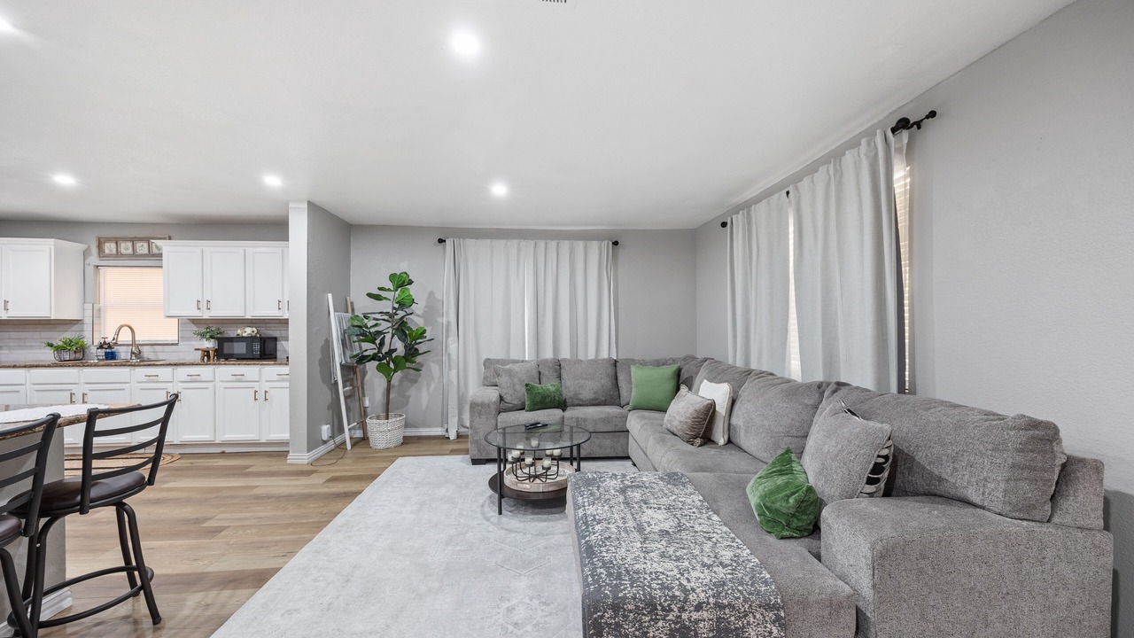 Photo of Livingroom in West Dallas